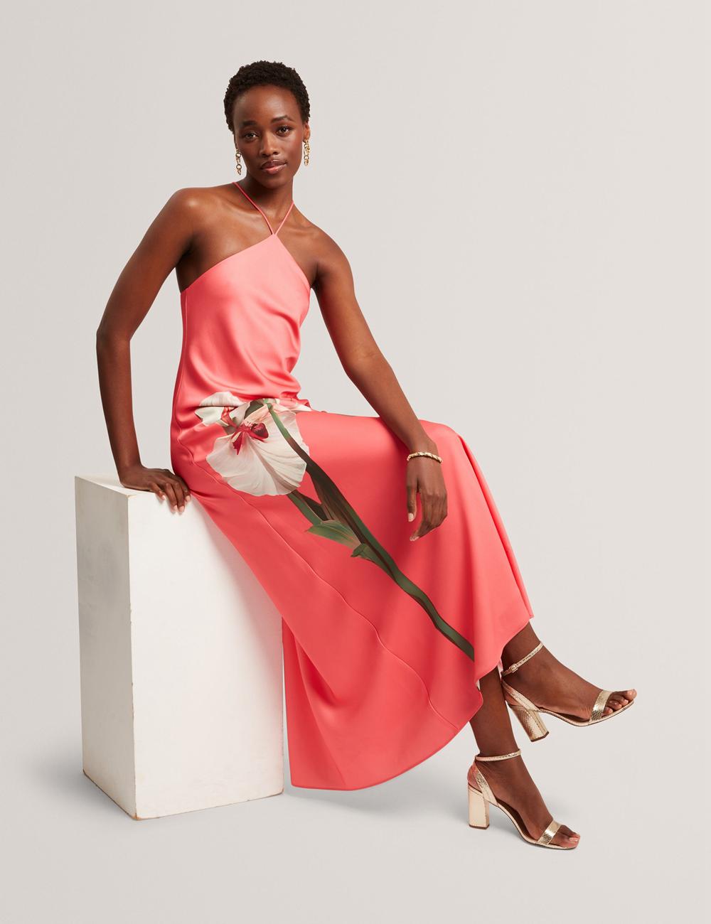 Ted Baker AJIMA - Floral Graphic Halter Neck Satin Maxikleid Damen Koralle | DOKVT-2640