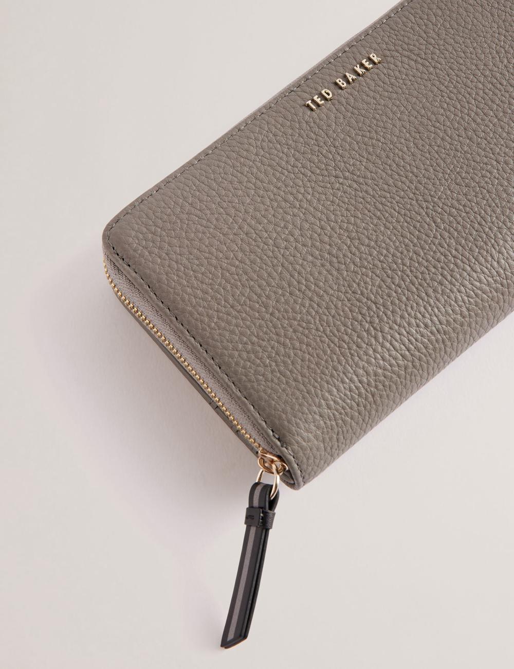 Ted Baker DALIEA - Large Textured Leather Zip Around Geldbörse Damen Grau | NUPTY-1598