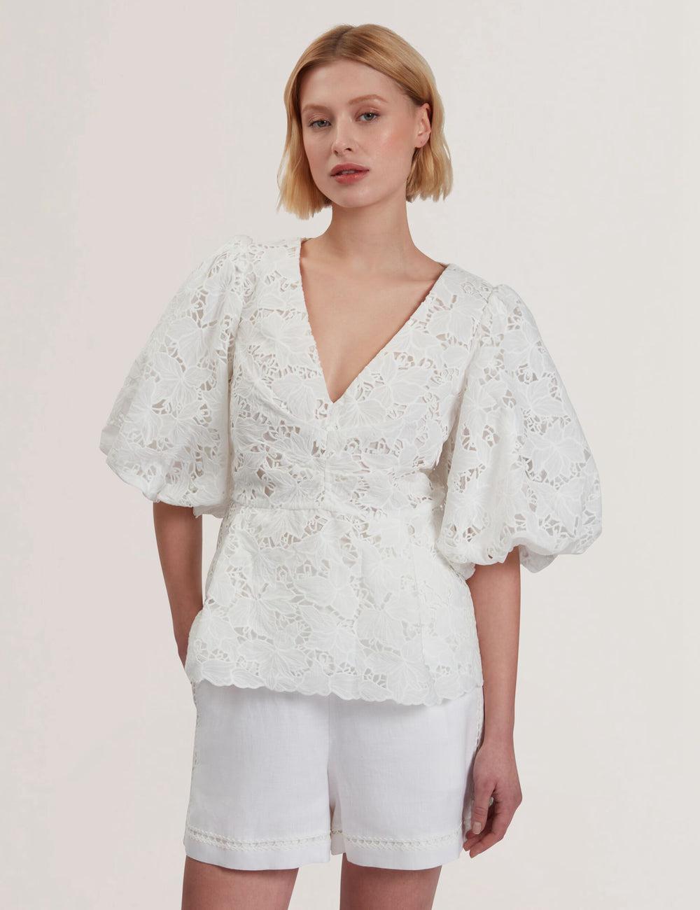 Ted Baker ELLARI - Lace Puff Sleeve V-Neck Peplum Oberteile Damen Weiß | WZMJQ-1289
