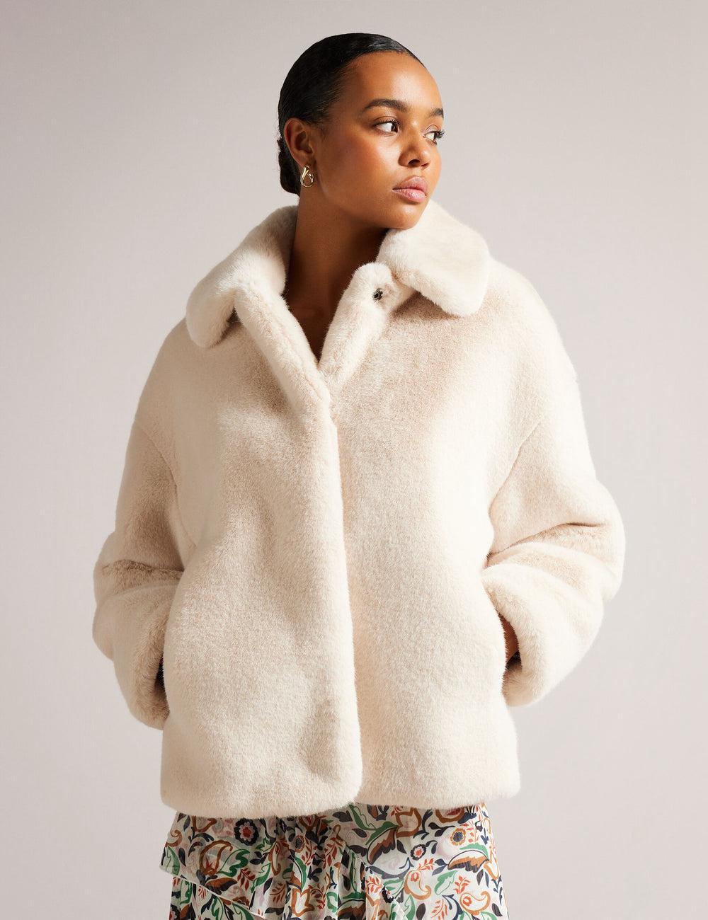 Ted Baker LILIAM - Faux Fur Collared Short Coat Jacken Damen Ivory | JTCSQ-3520